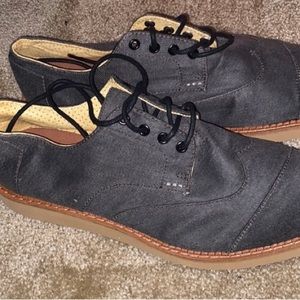 Toms Shoes
